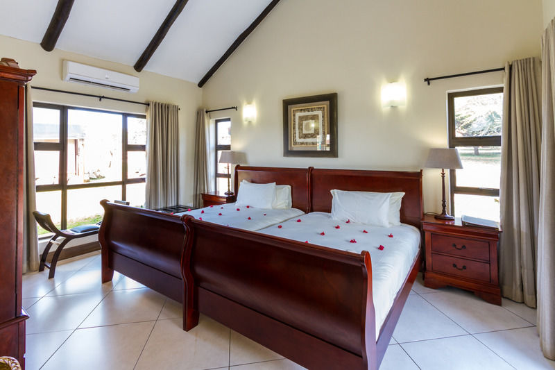 Zulu Nyala Game Lodge Hluhluwe Exteriör bild